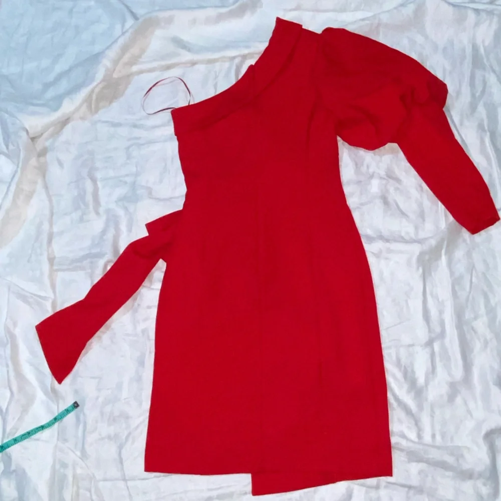 RARE Nwt Cache Red off the Shoulder formal Dress - Picture 13 of 14